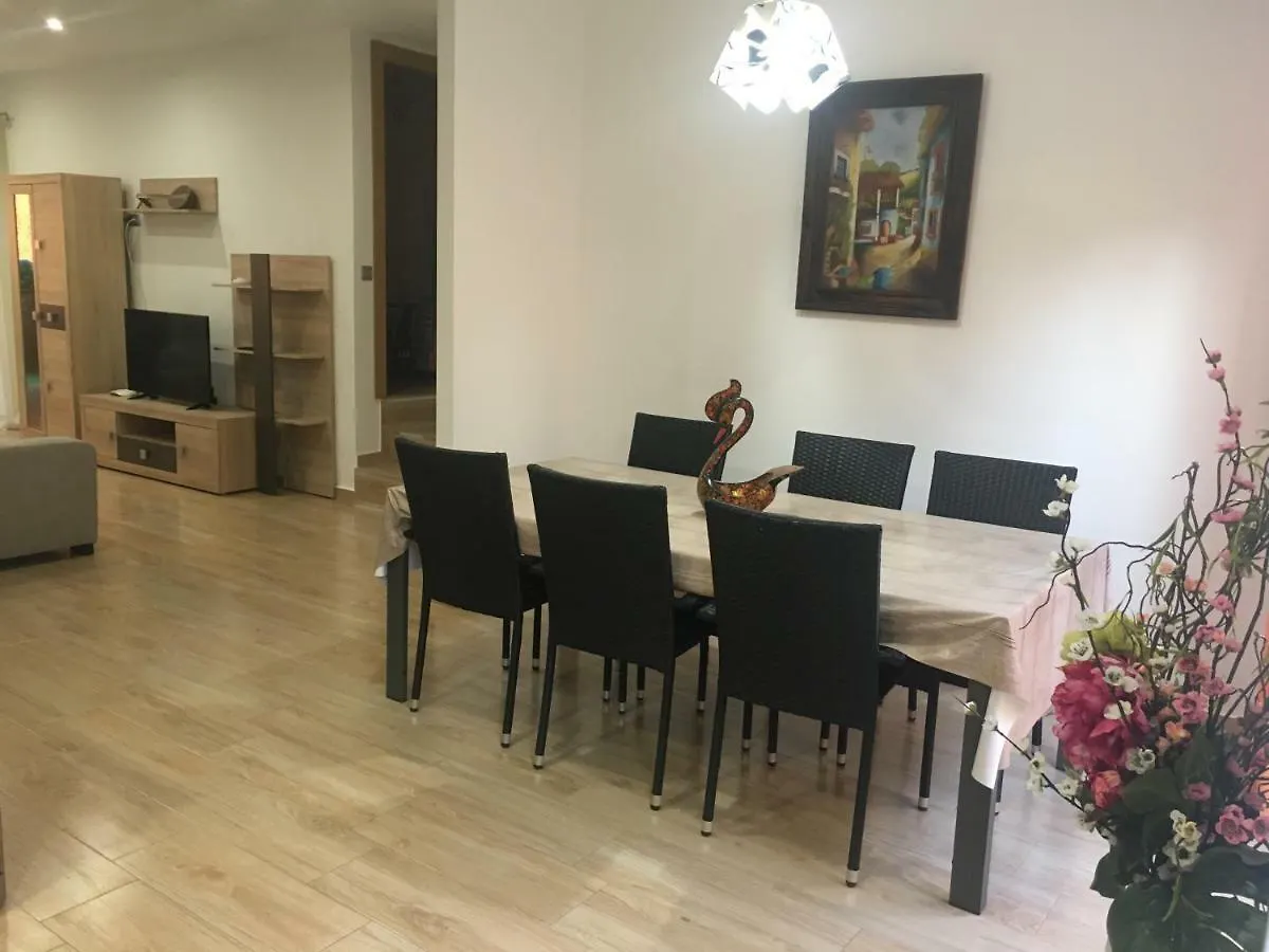 Apartment With Private Patio Fuengirola 0*,  España
