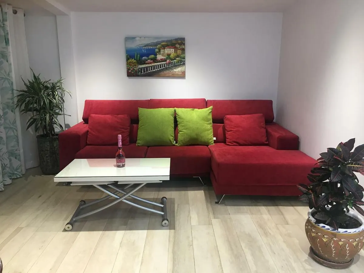 Apartment With Private Patio Fuengirola España