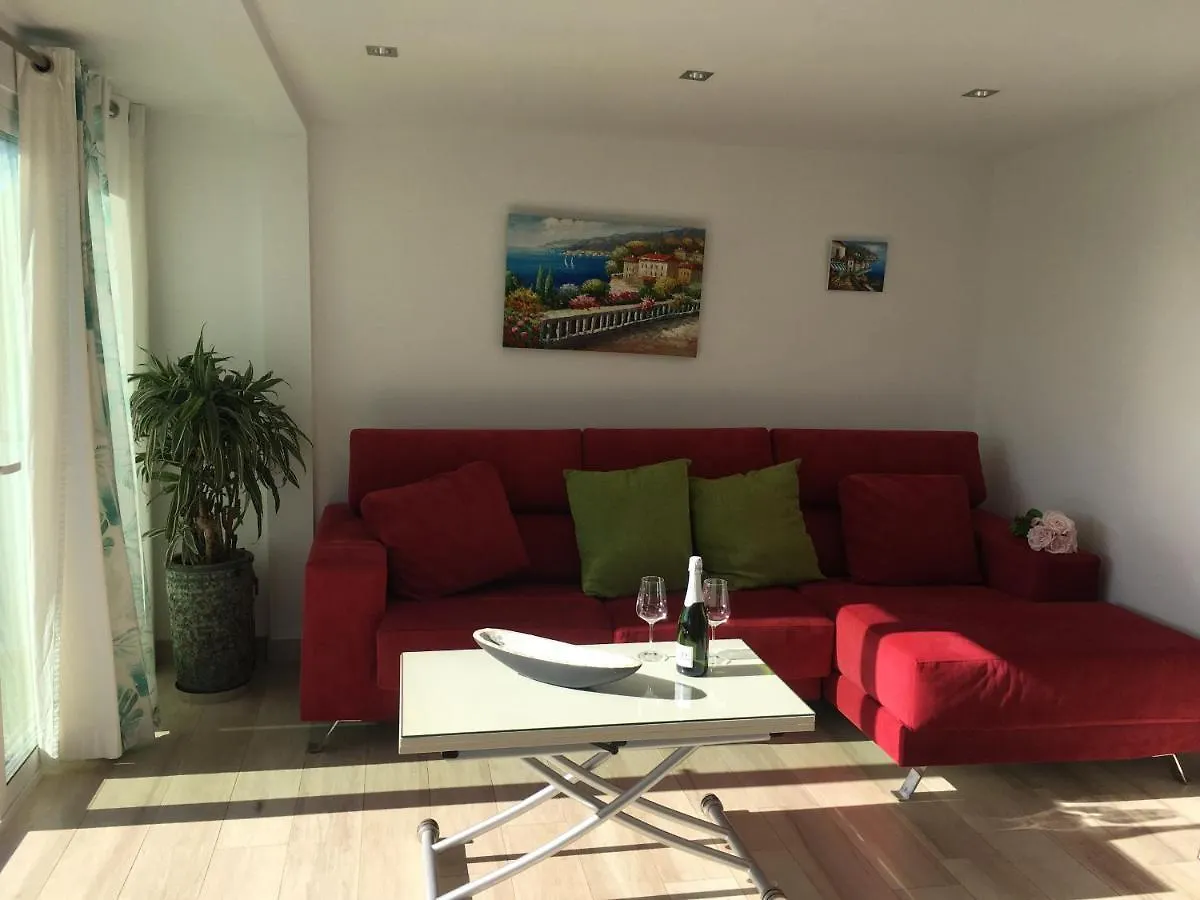 Apartment With Private Patio Fuengirola