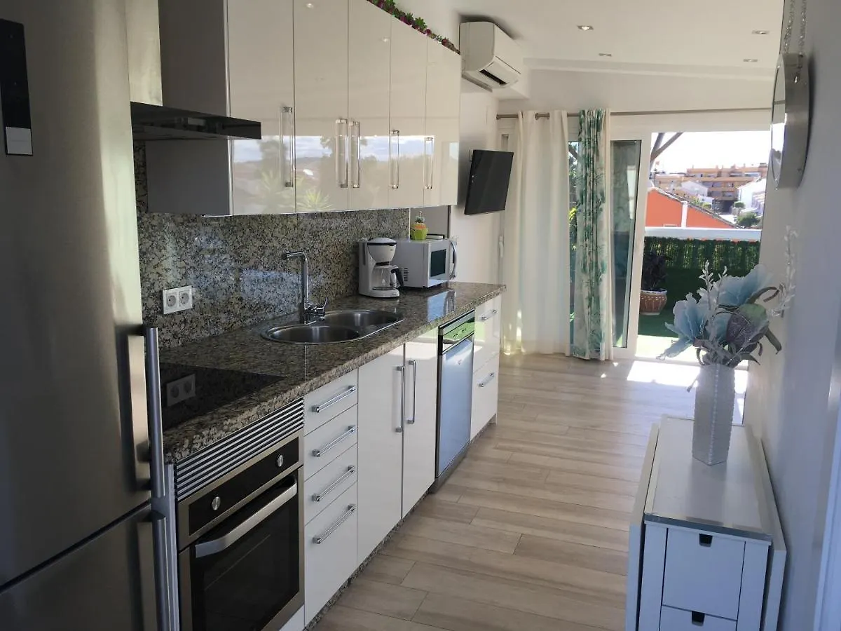Apartment With Private Patio Fuengirola